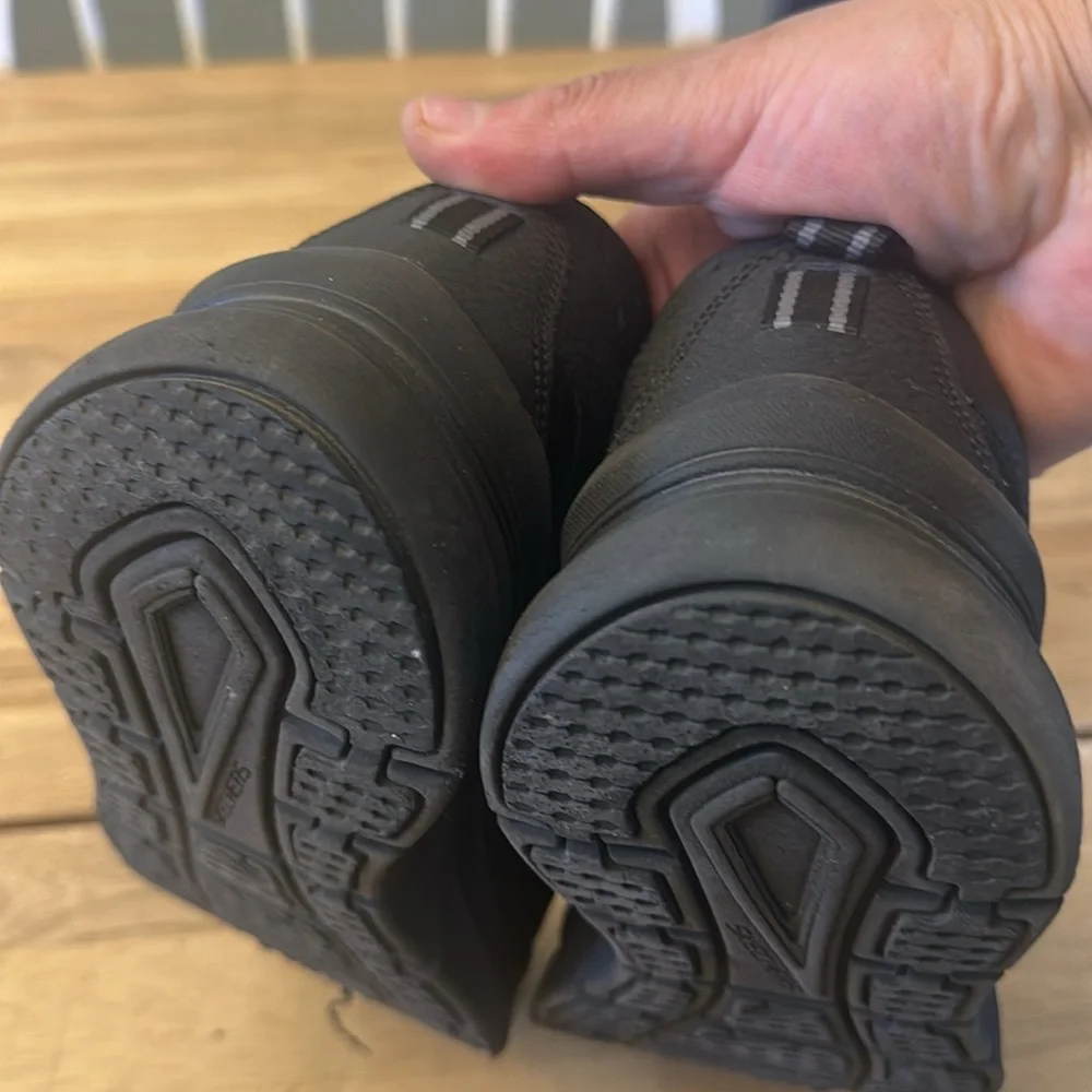 SKECHERS D’LUX WALKER SNEAKERS